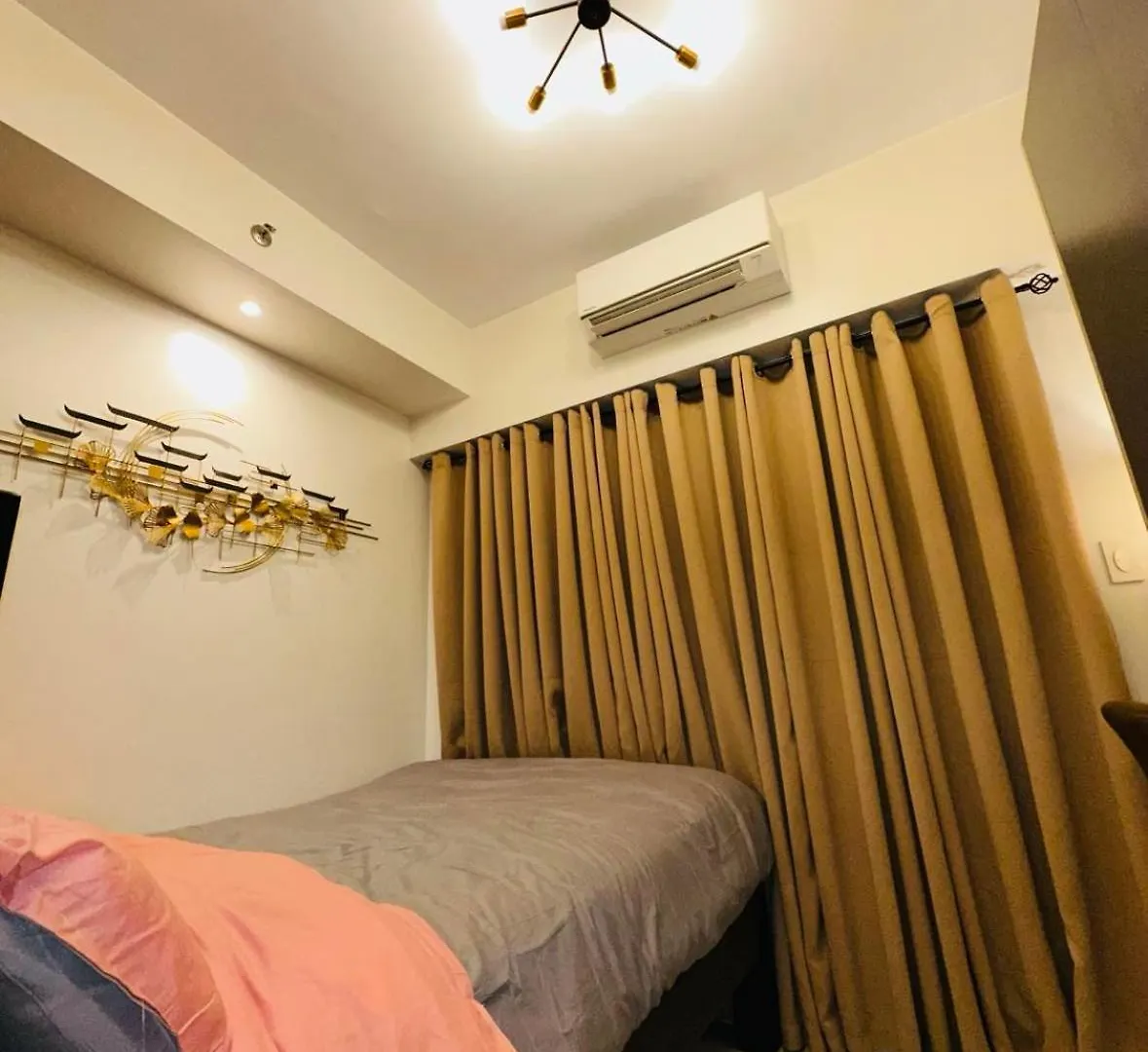 Aparthotel Arq Staycation - Red Residences Makati Manila Philippines