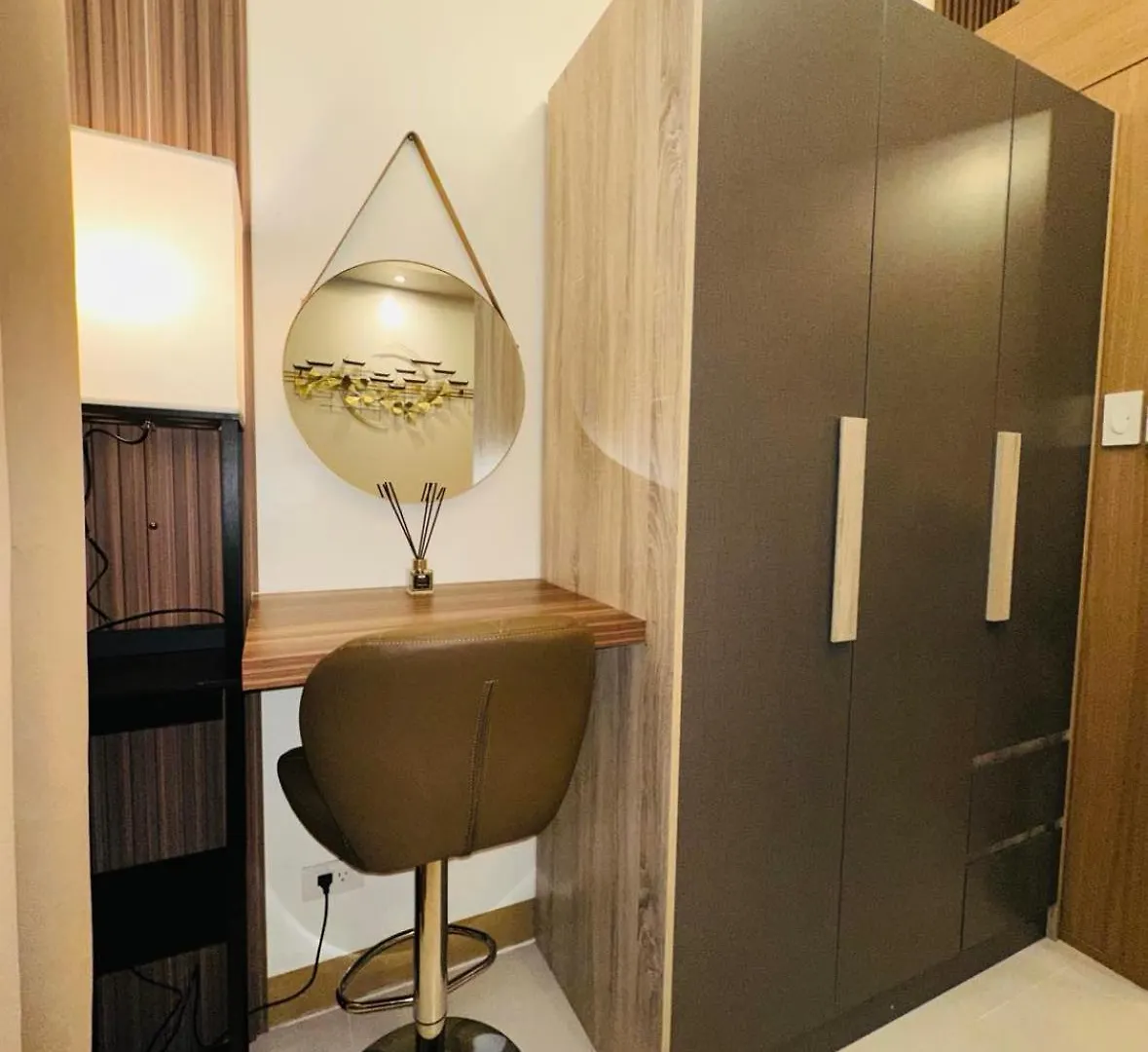 Arq Staycation - Red Residences Makati Manila 0*,  Philippines