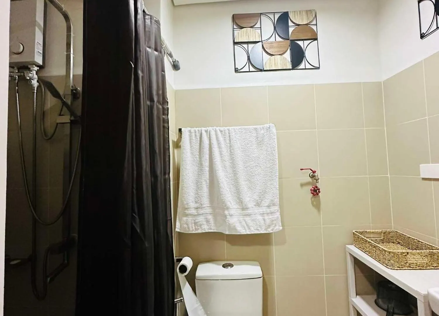 Aparthotel Arq Staycation - Red Residences Makati Manila Philippines